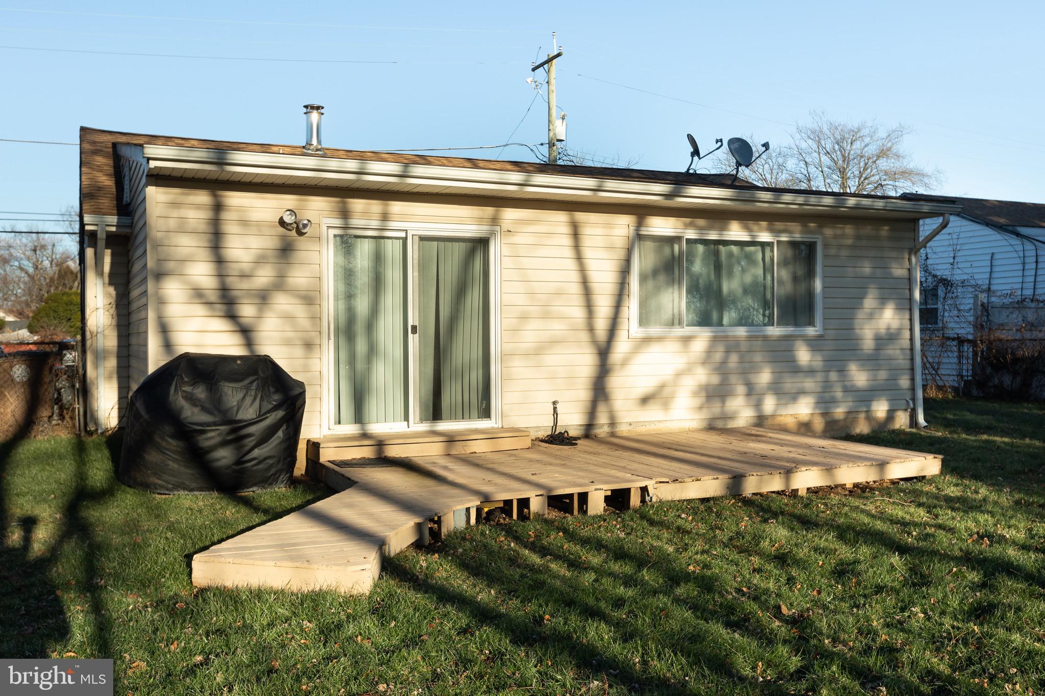 ROCKVILLE - Residential