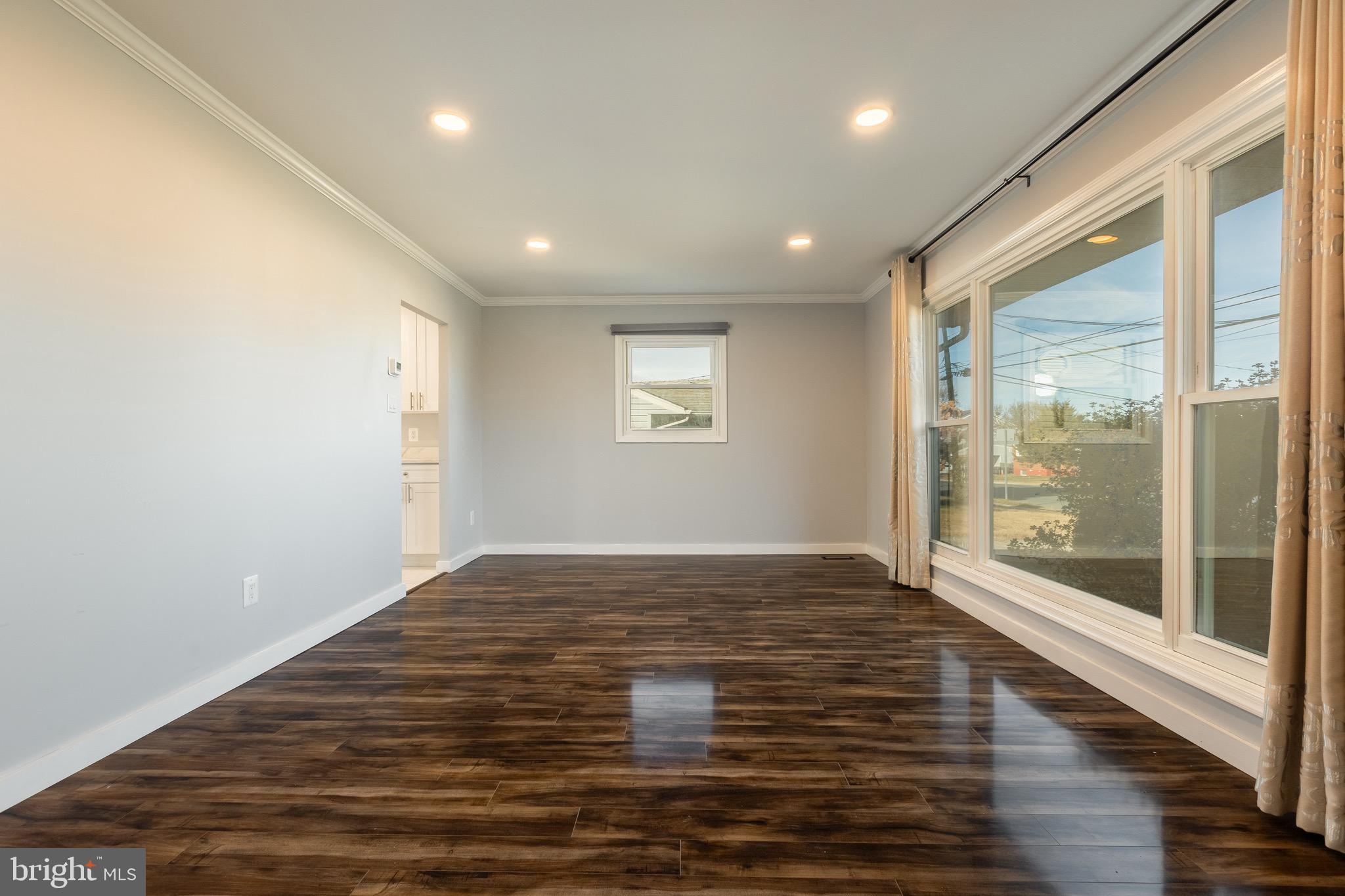 ROCKVILLE - Residential