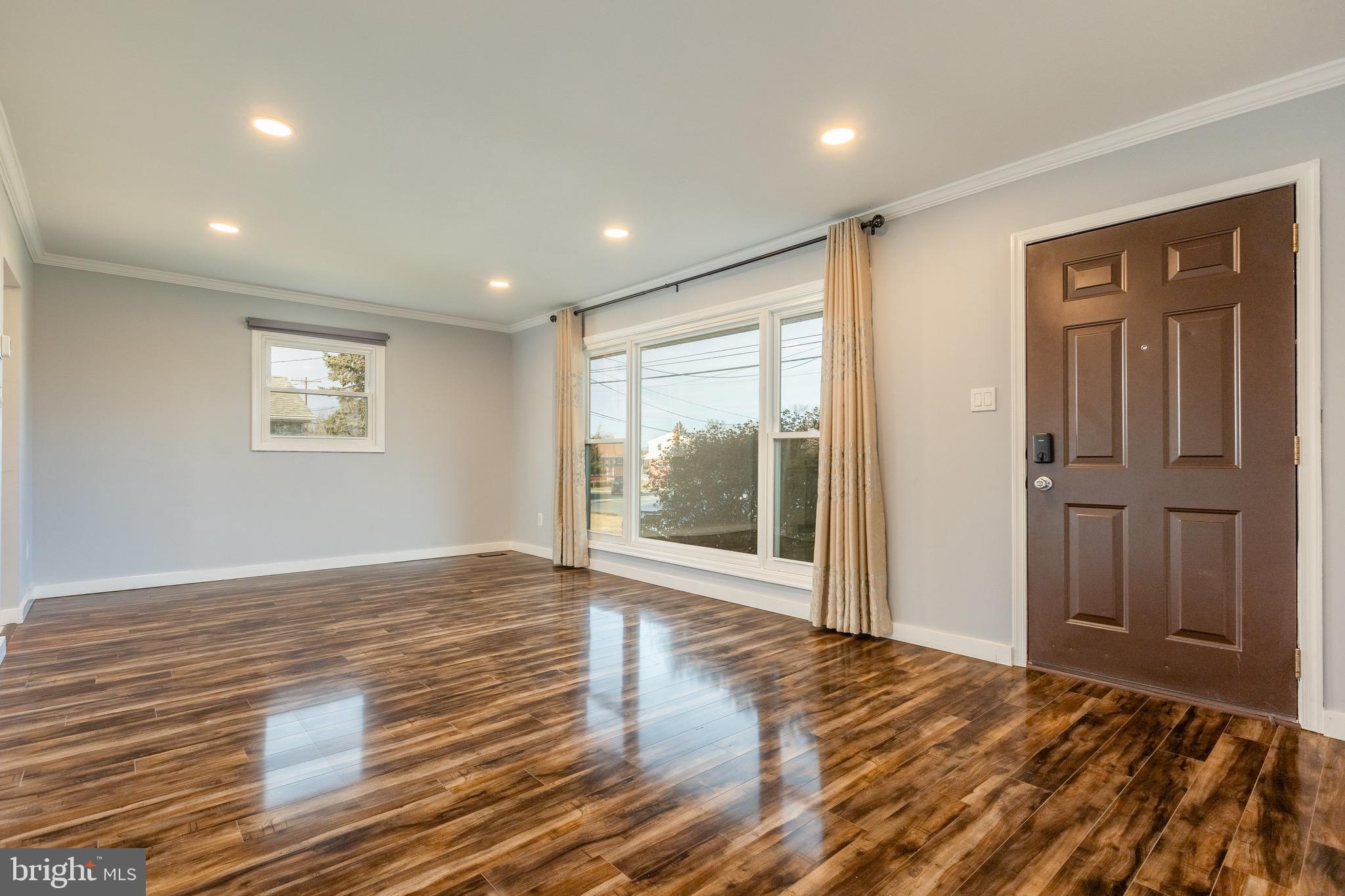 ROCKVILLE - Residential