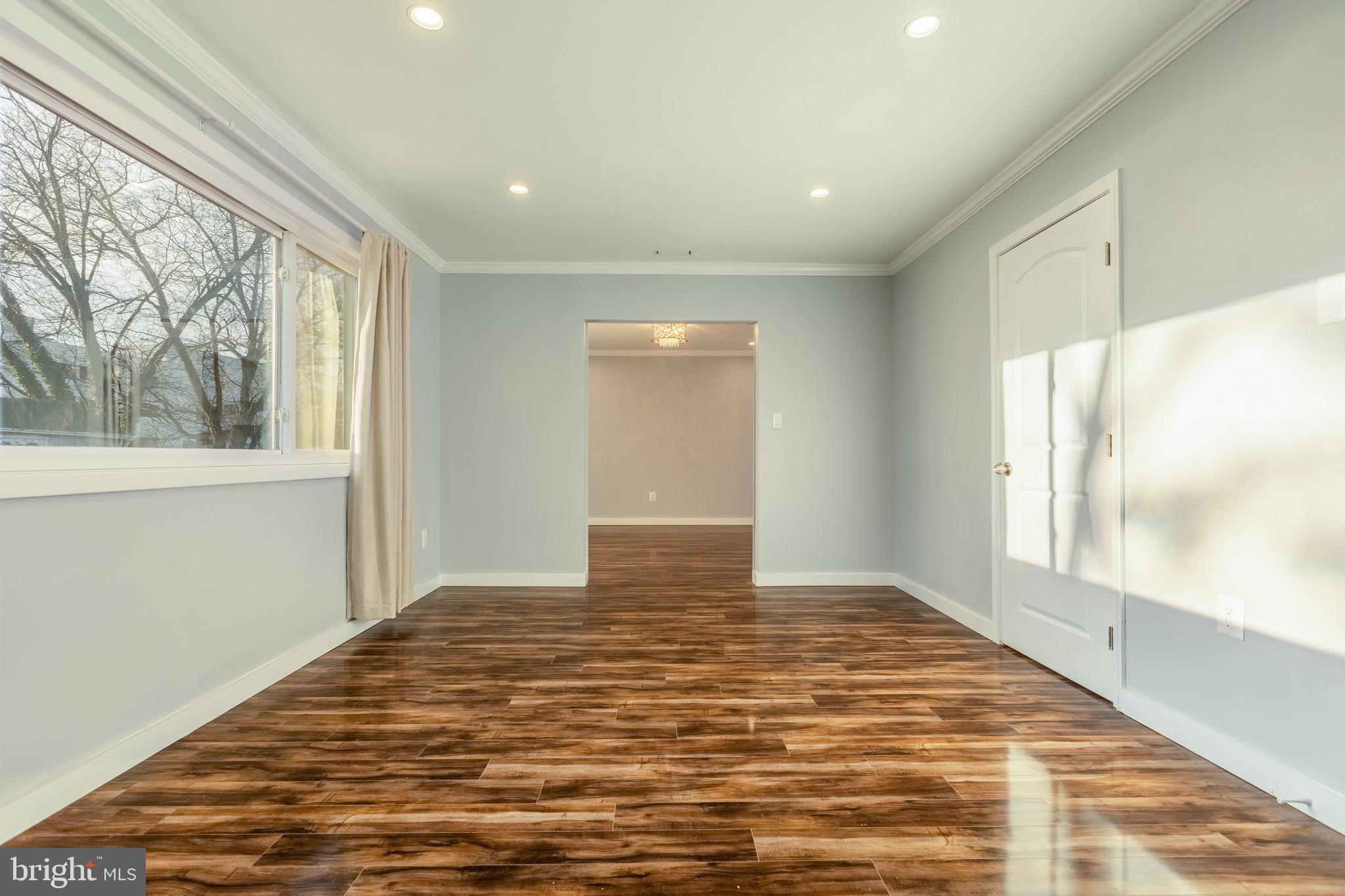 ROCKVILLE - Residential