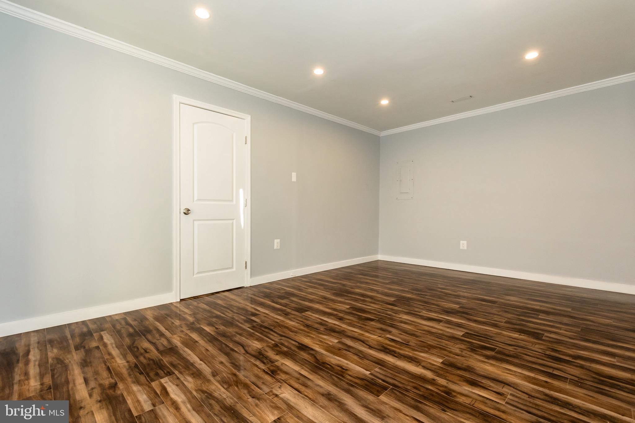 ROCKVILLE - Residential