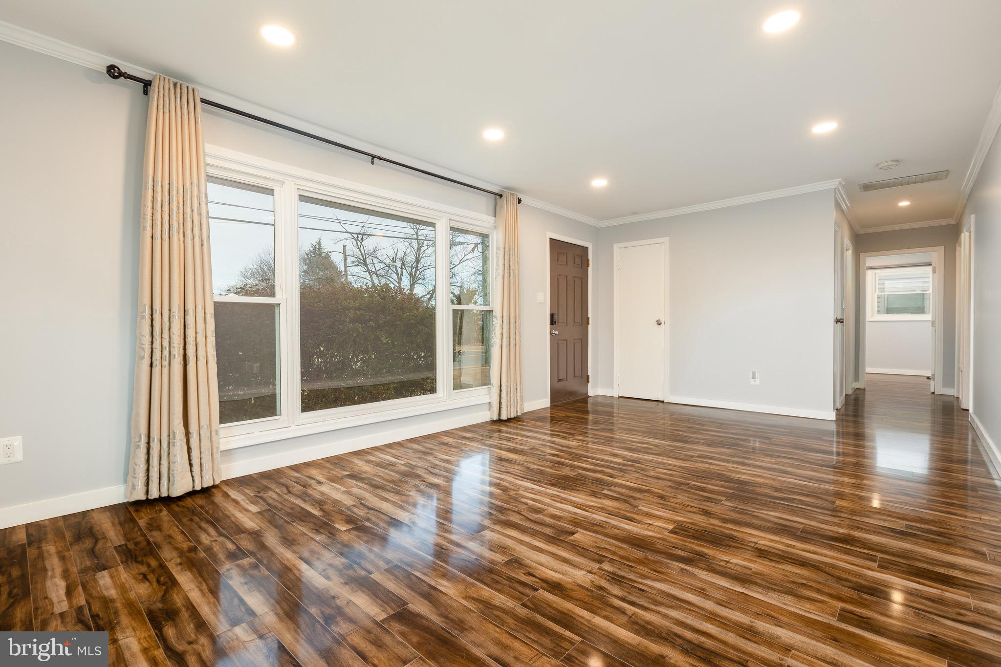 ROCKVILLE - Residential