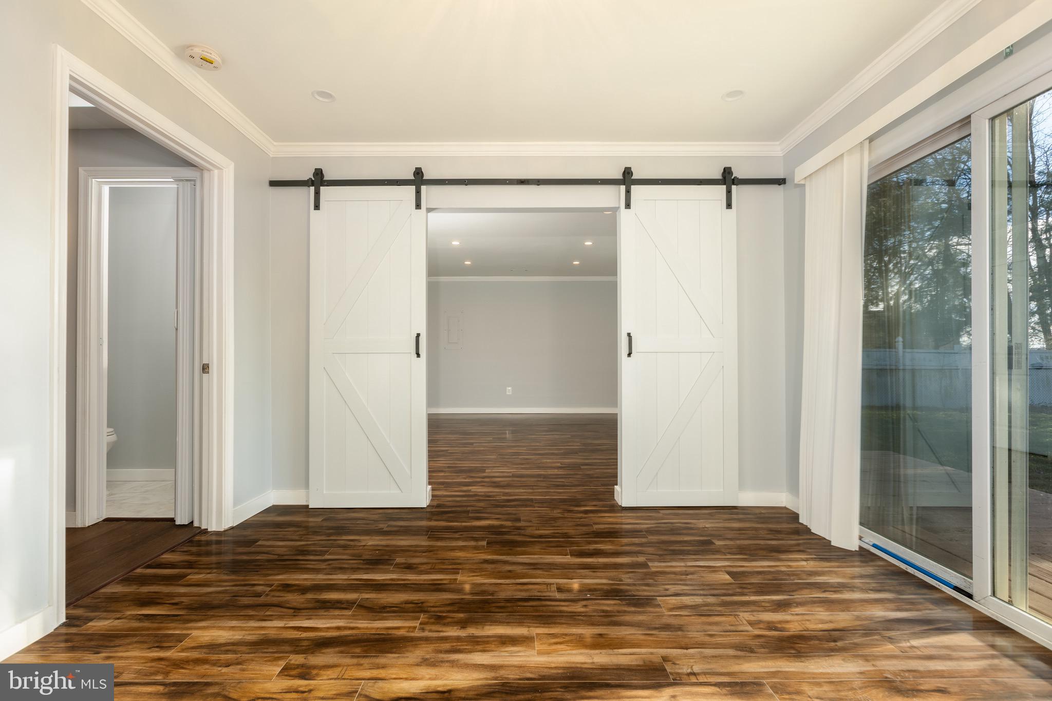 ROCKVILLE - Residential