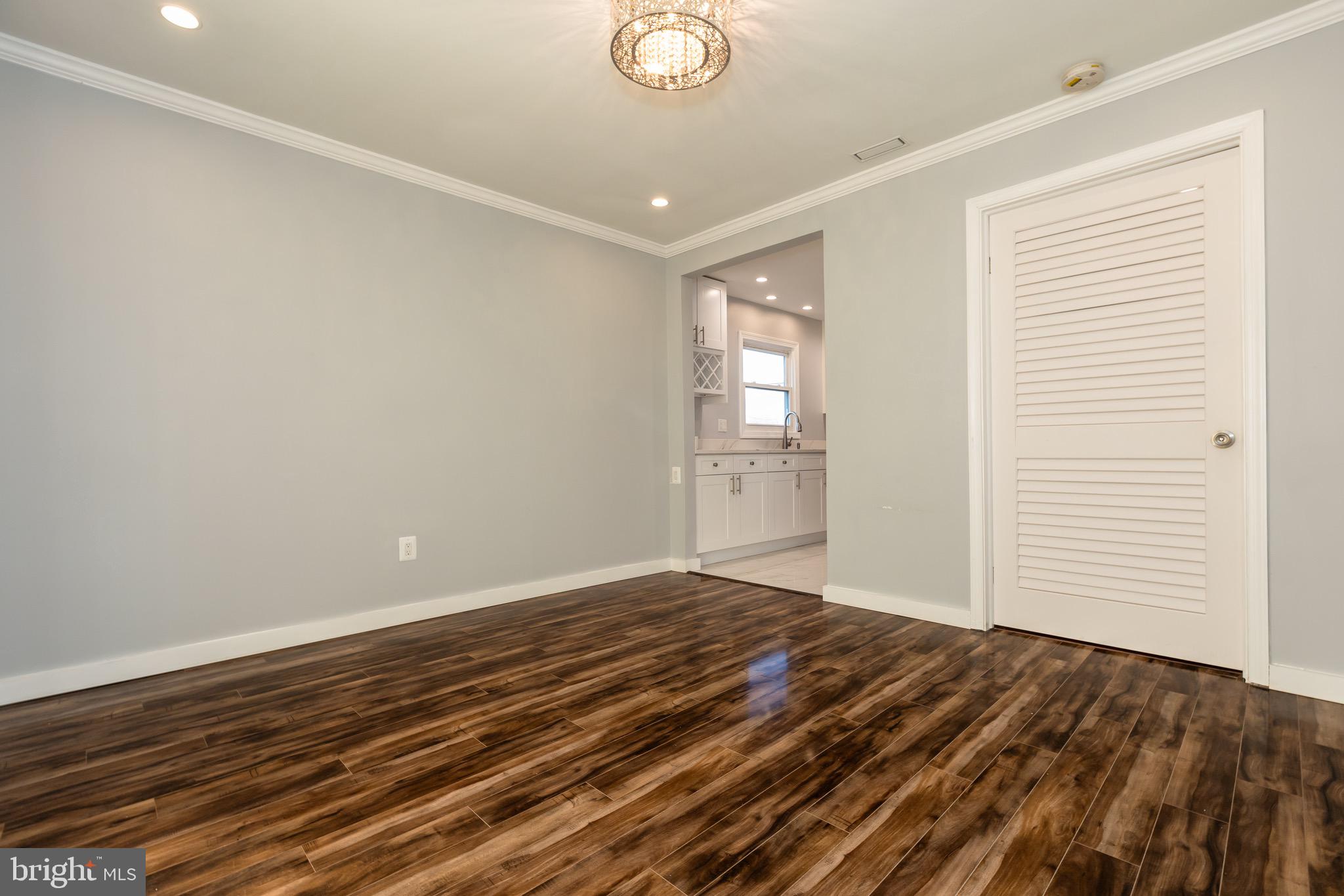 ROCKVILLE - Residential