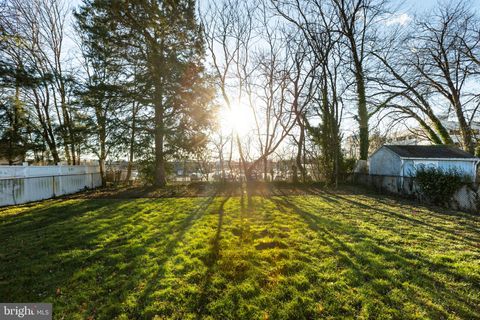 Photo of 1959 Lewis Avenue, ROCKVILLE, MD 20851 (MLS # MDMC2211466)