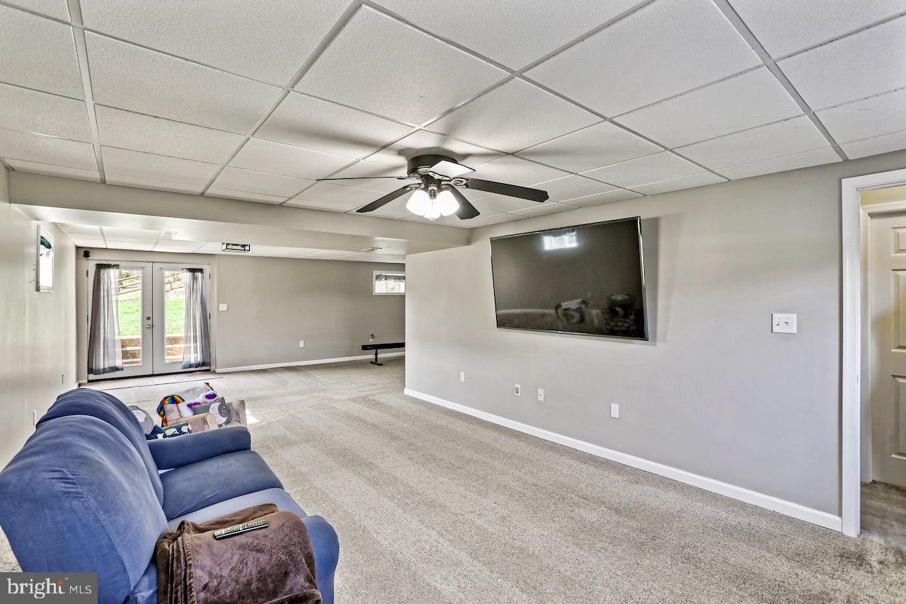 LOCUST HILL - Residential