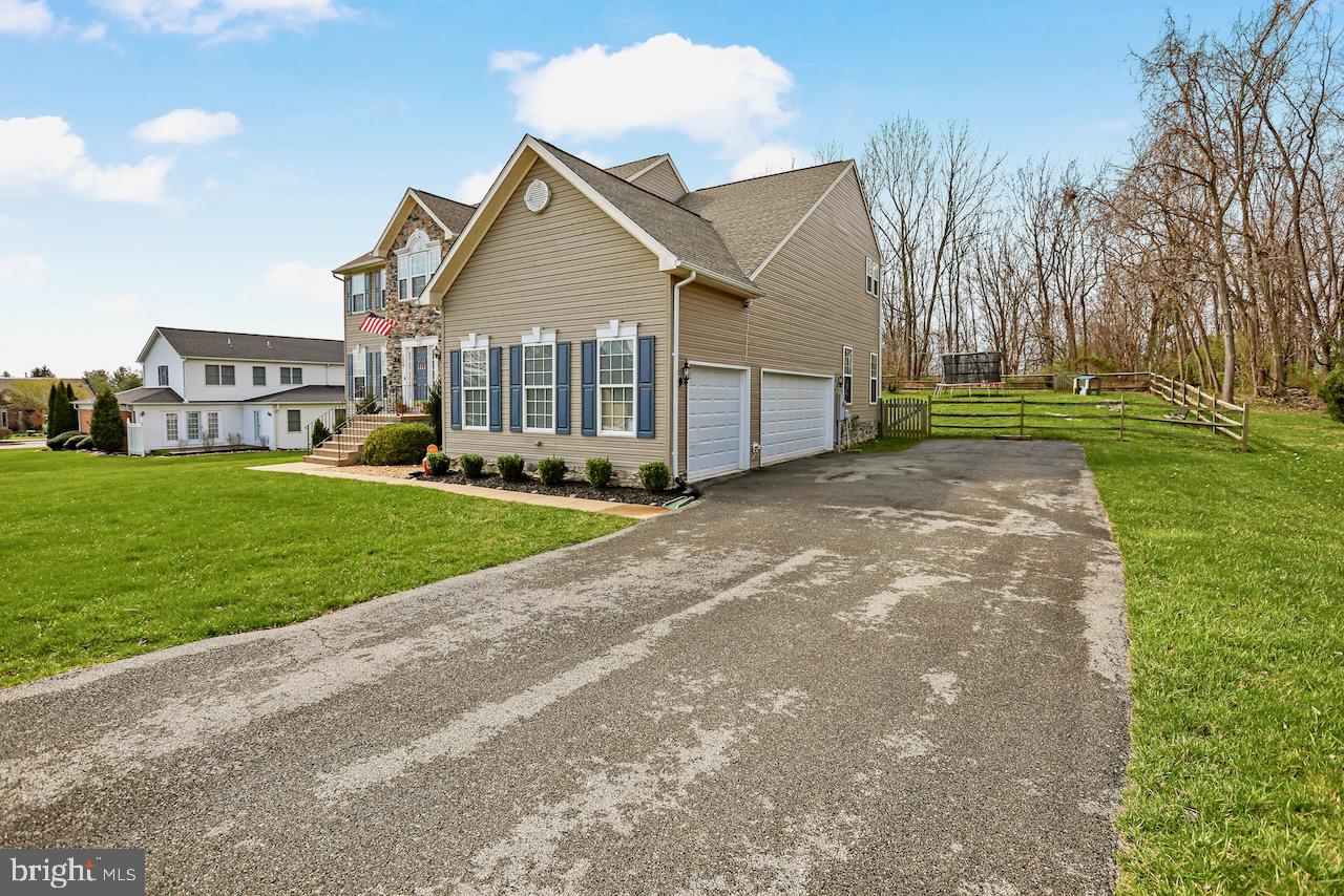 LOCUST HILL - Residential