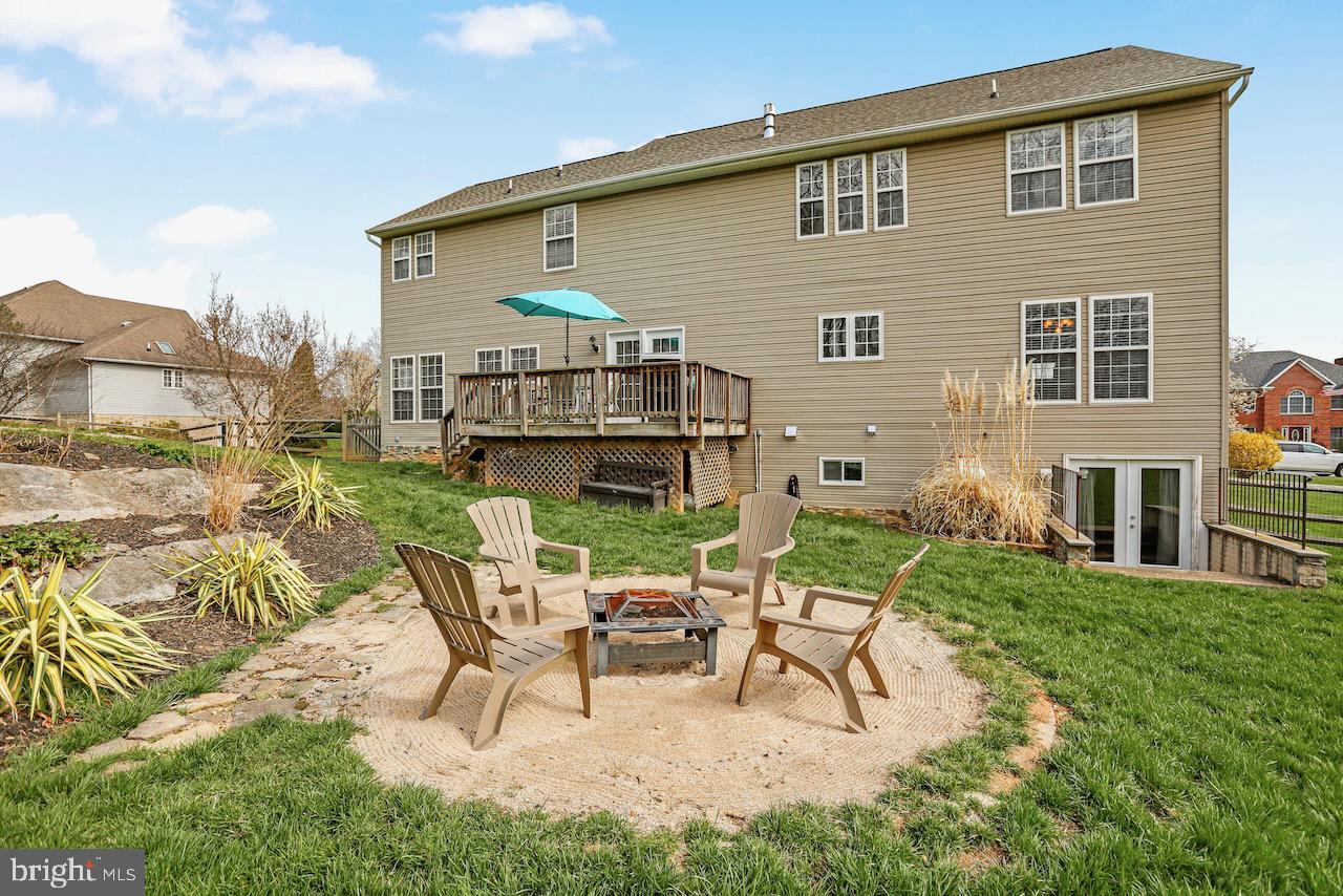 LOCUST HILL - Residential