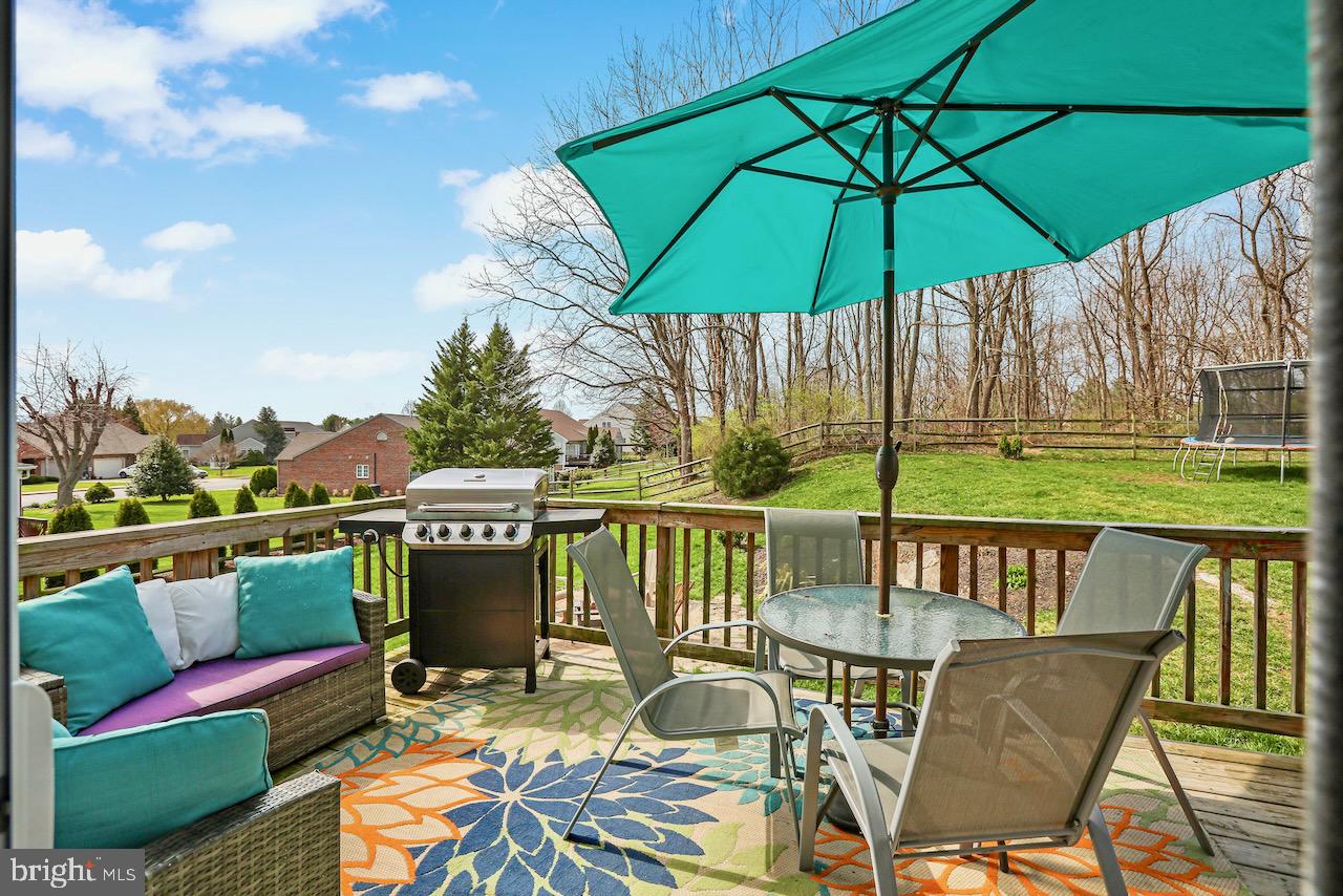 LOCUST HILL - Residential