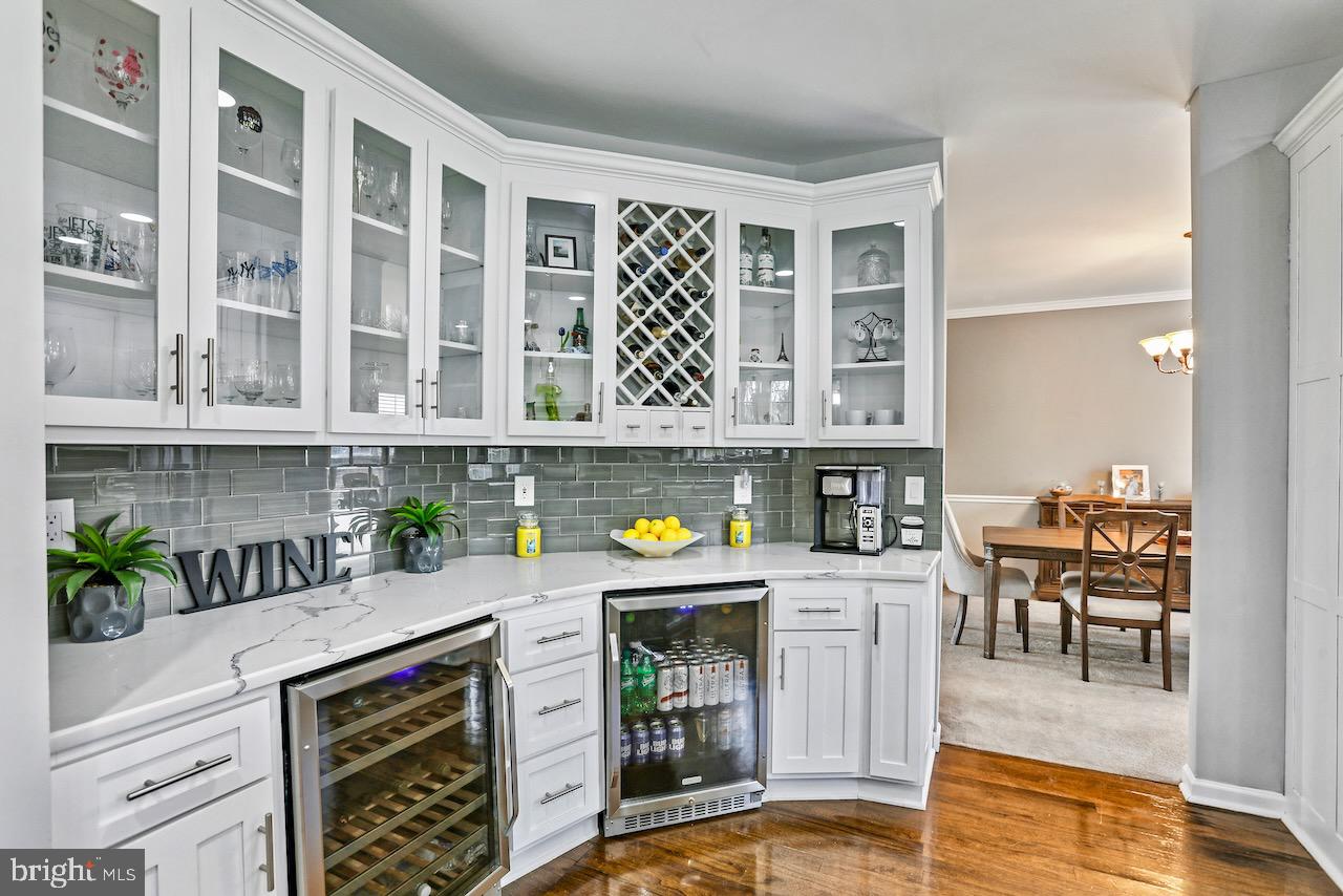 LOCUST HILL - Residential