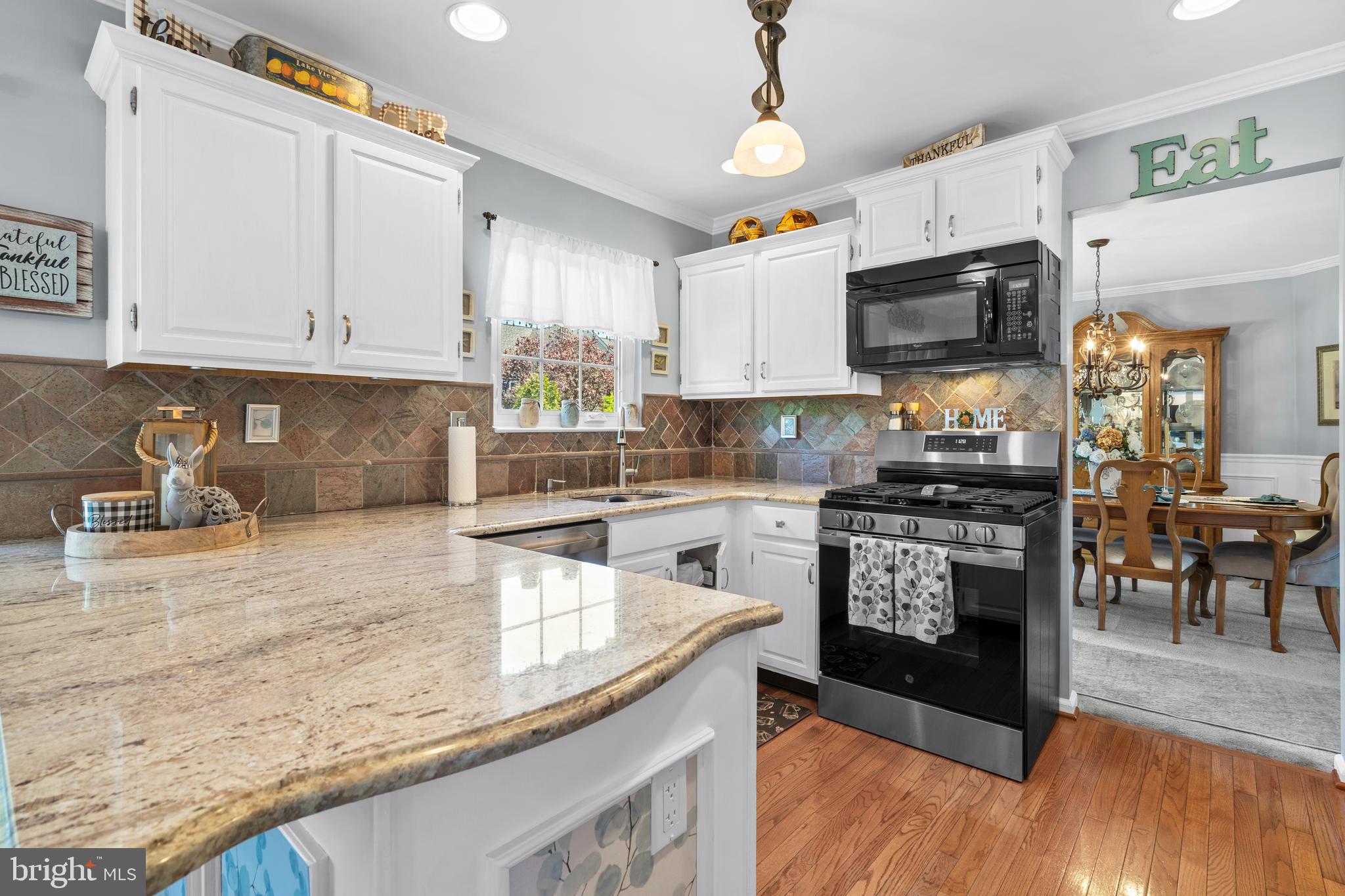 MONTGOMERY OAKS - Residential