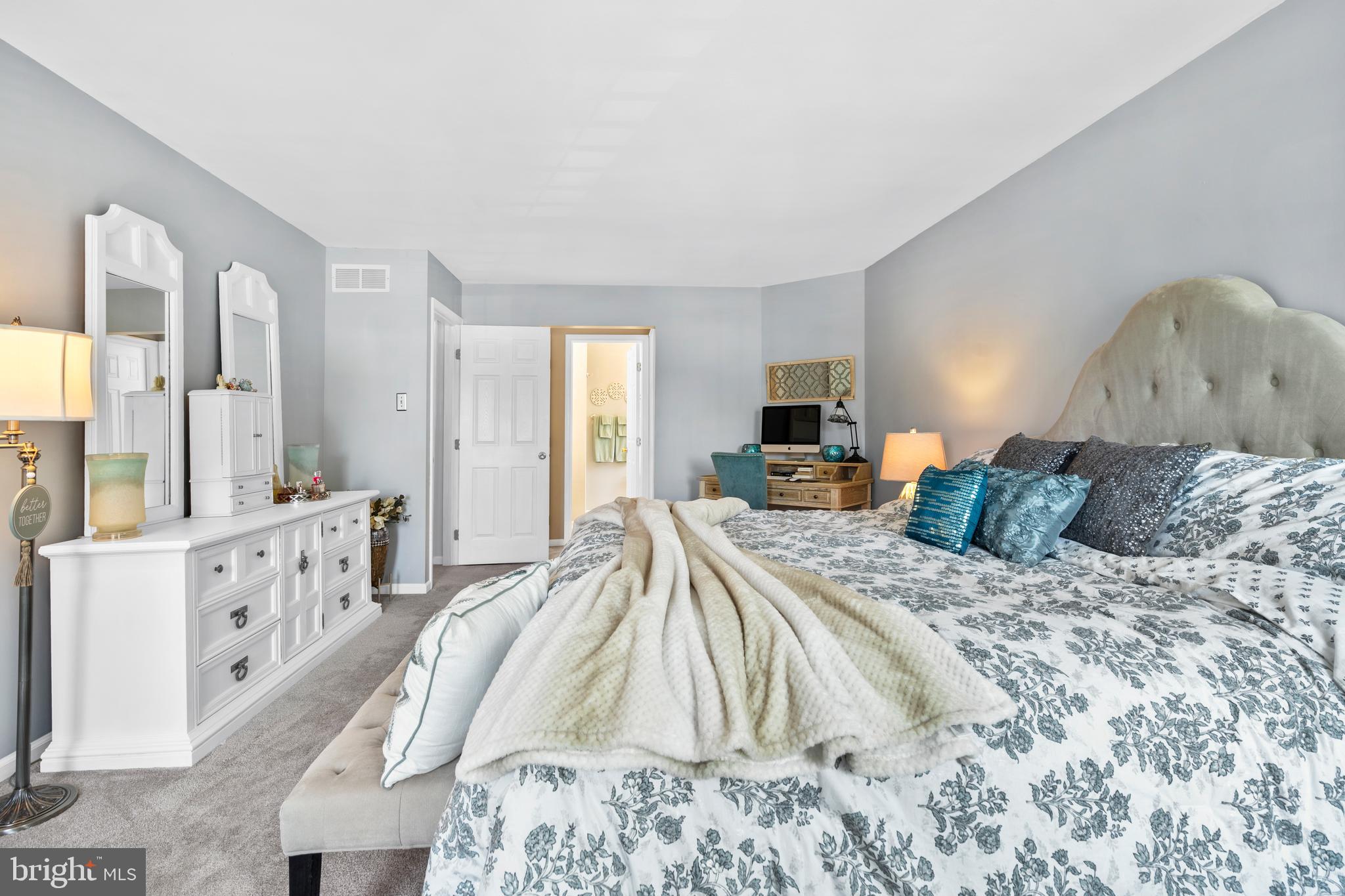 MONTGOMERY OAKS - Residential