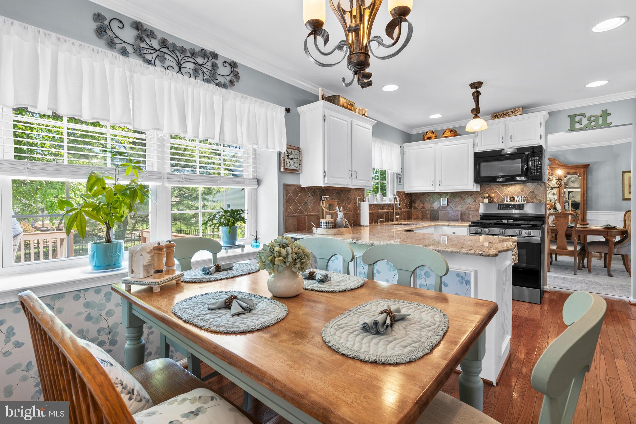 MONTGOMERY OAKS - Residential