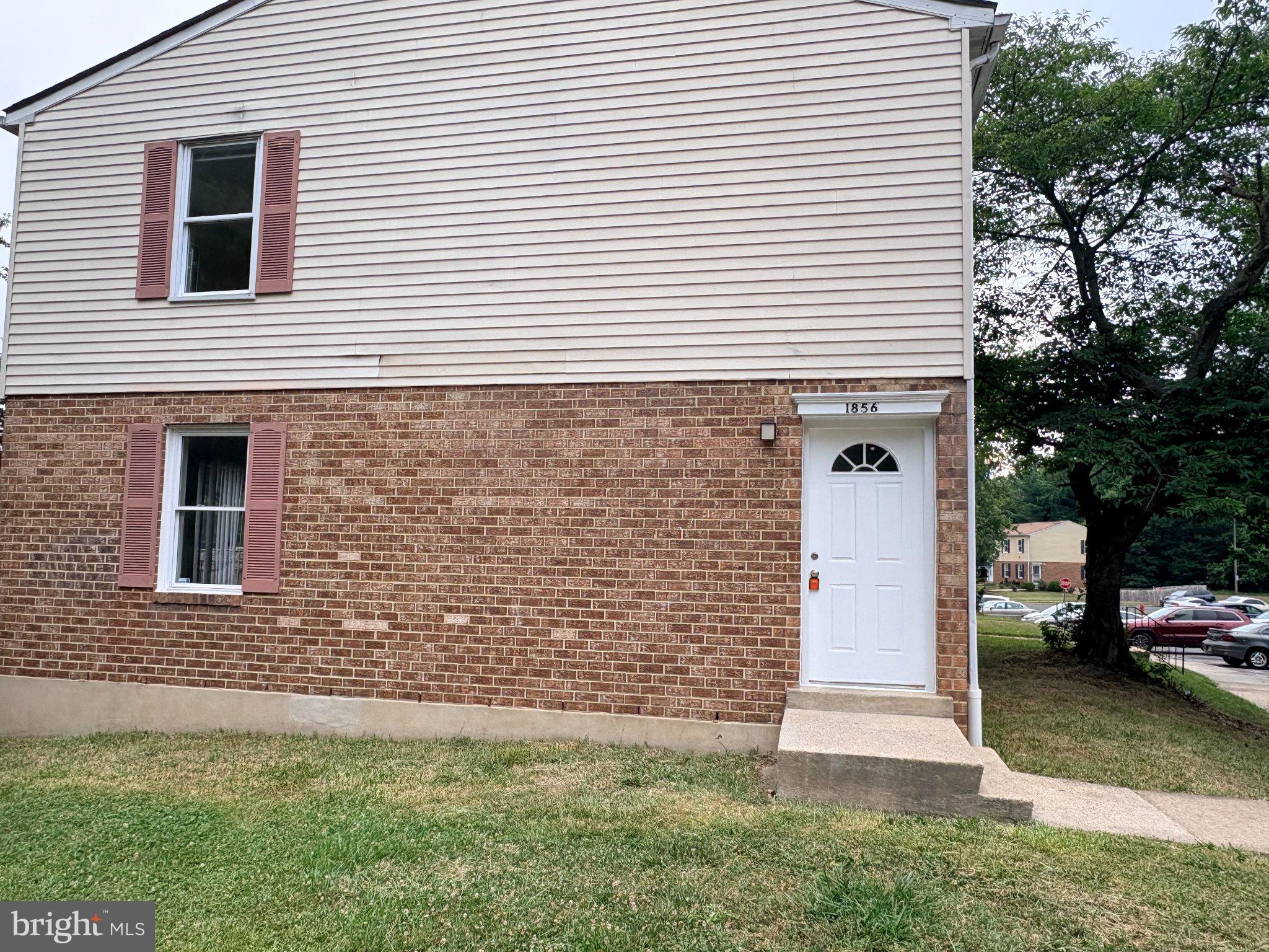 1856 ROBIN COURT