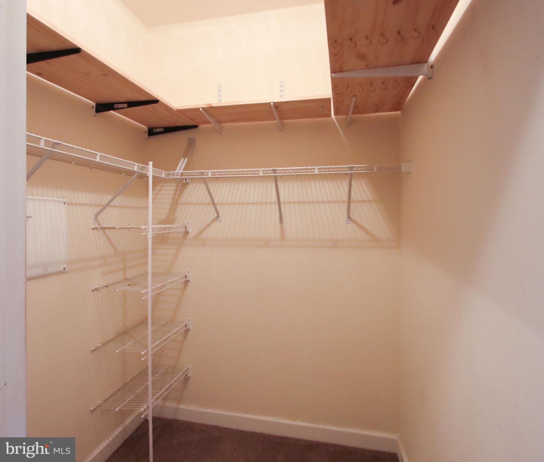 HIDDENBROOK - Residential Lease