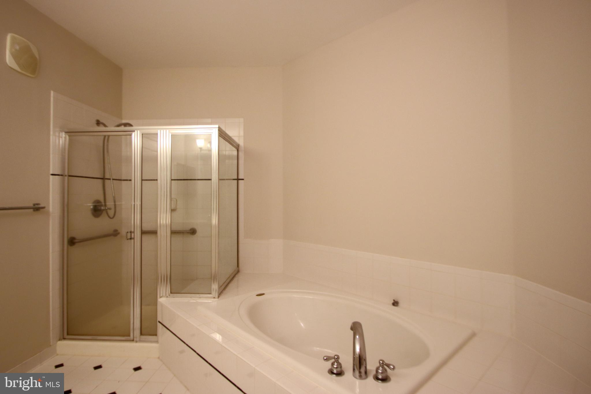 HIDDENBROOK - Residential Lease