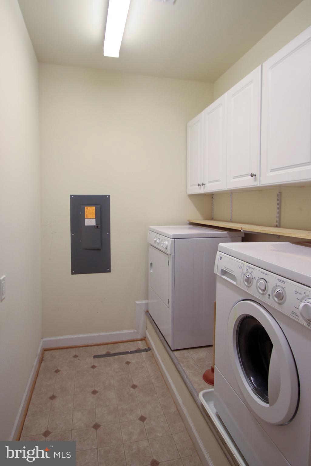 HIDDENBROOK - Residential Lease