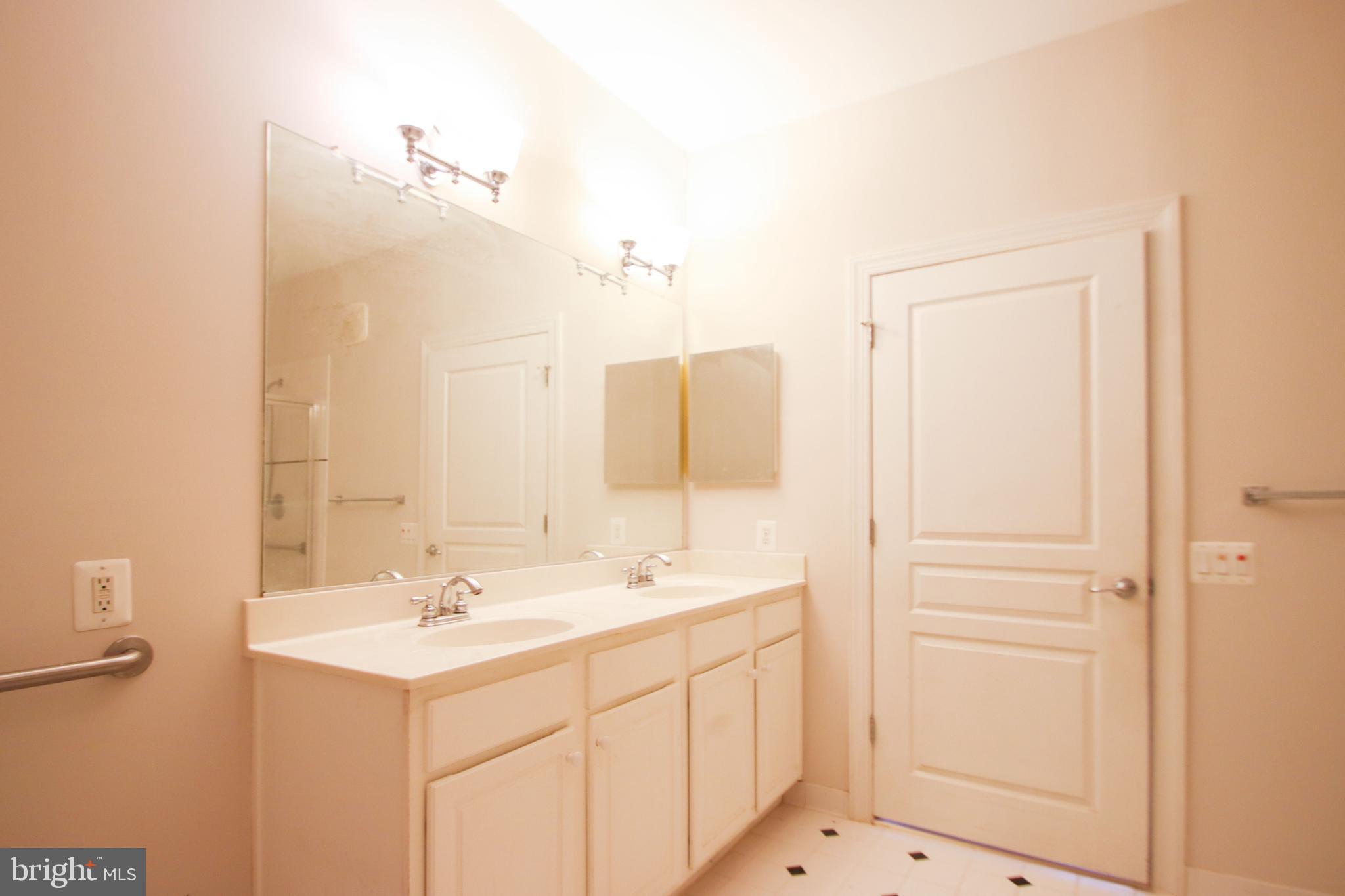 HIDDENBROOK - Residential Lease