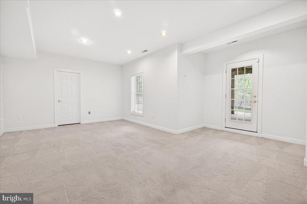 WINDSOR KNOLLS - Residential