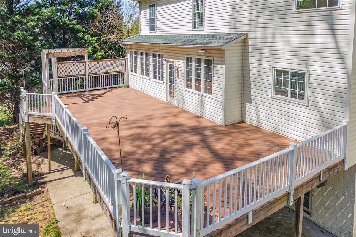 WINDSOR KNOLLS - Residential