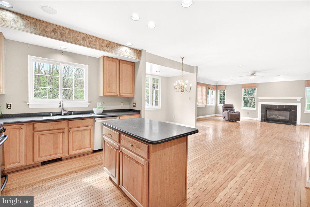 WINDSOR KNOLLS - Residential