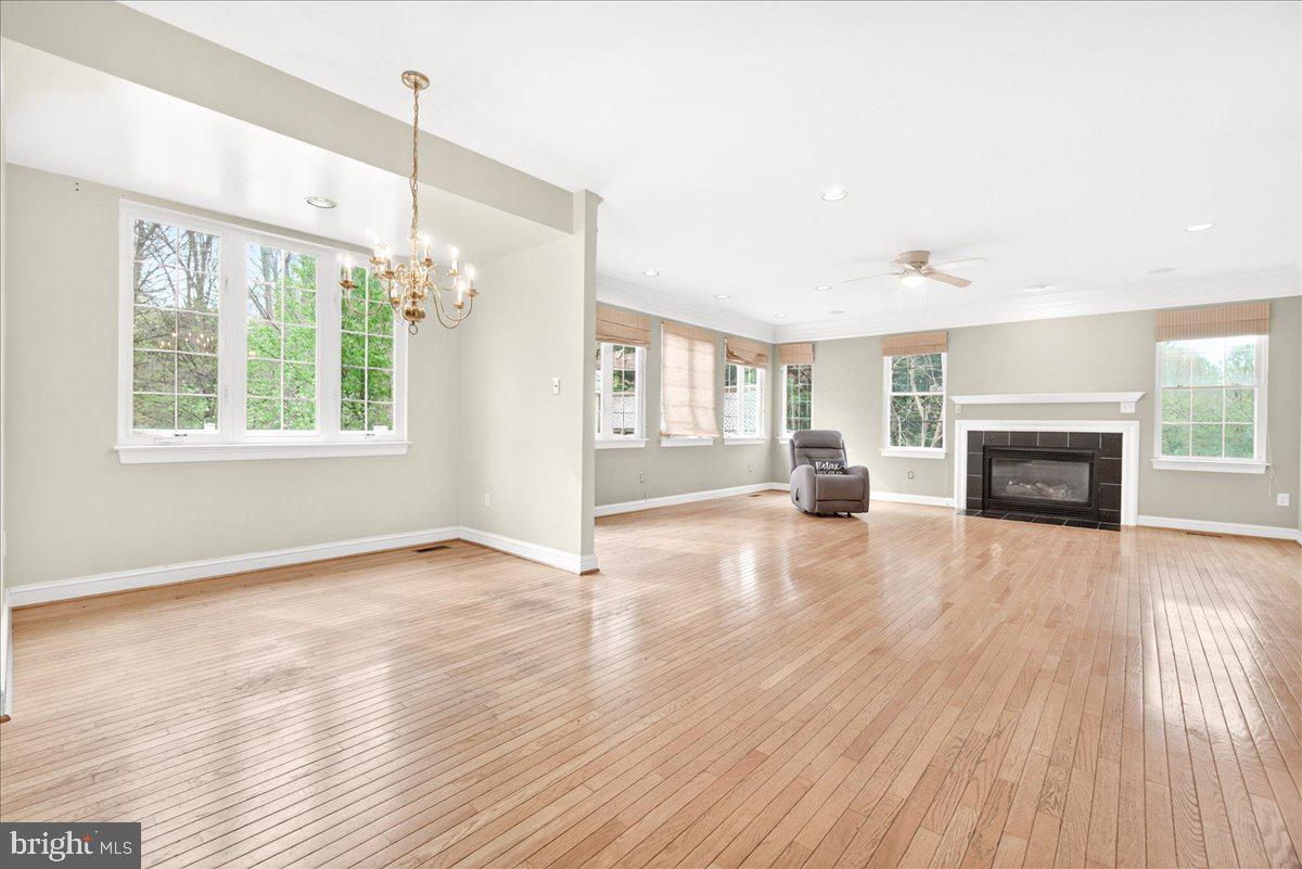 WINDSOR KNOLLS - Residential