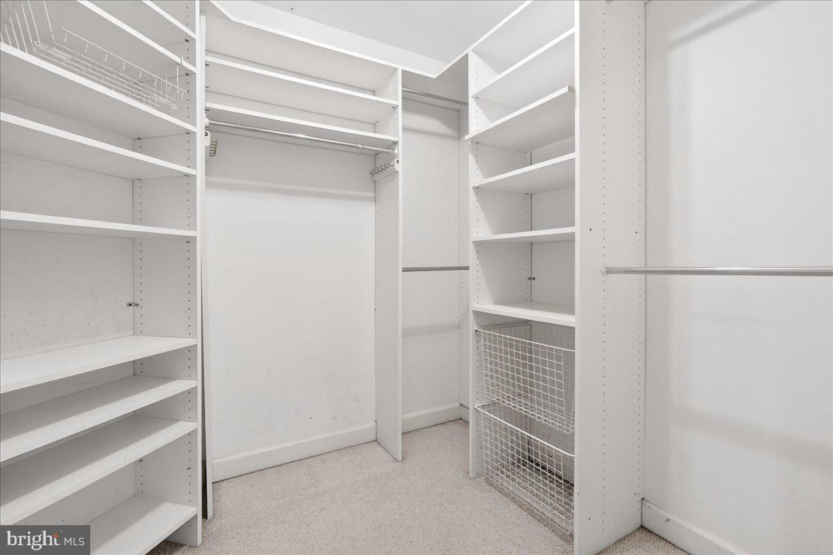 WINDSOR KNOLLS - Residential