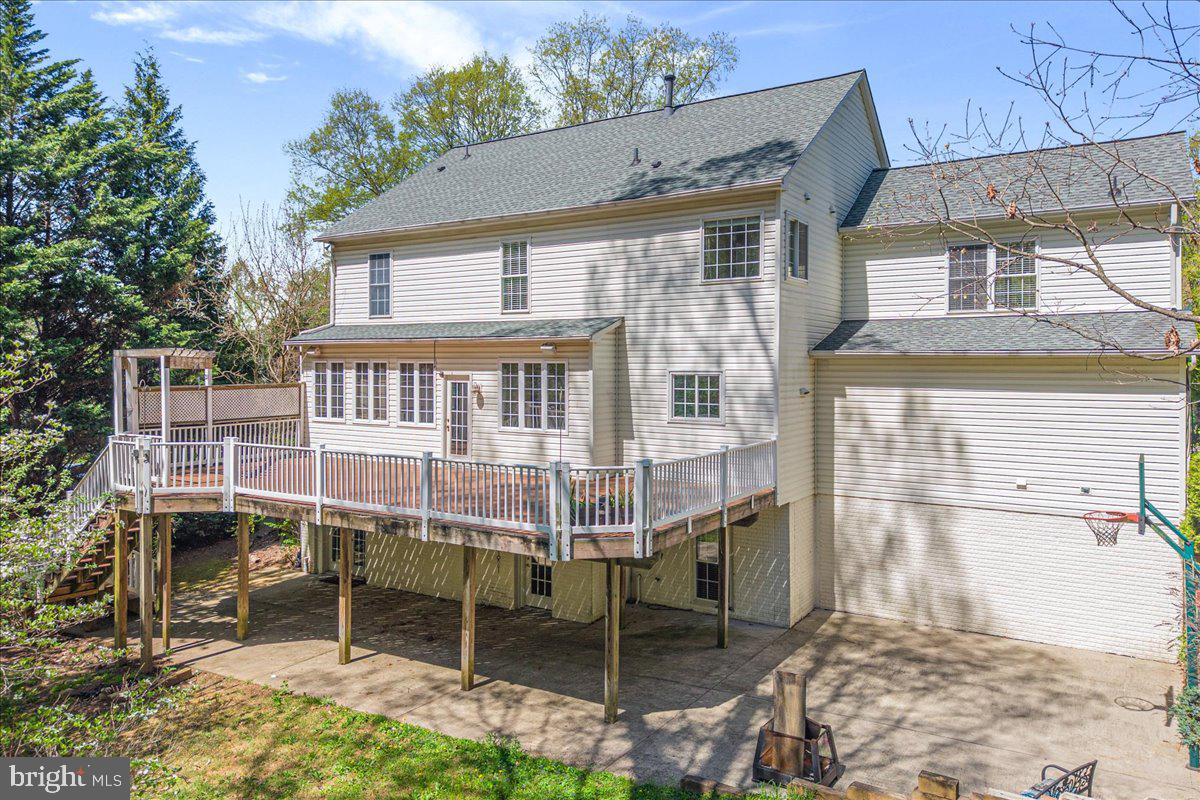 WINDSOR KNOLLS - Residential