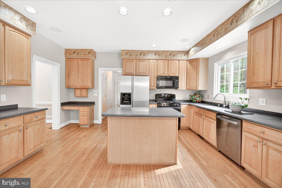 WINDSOR KNOLLS - Residential