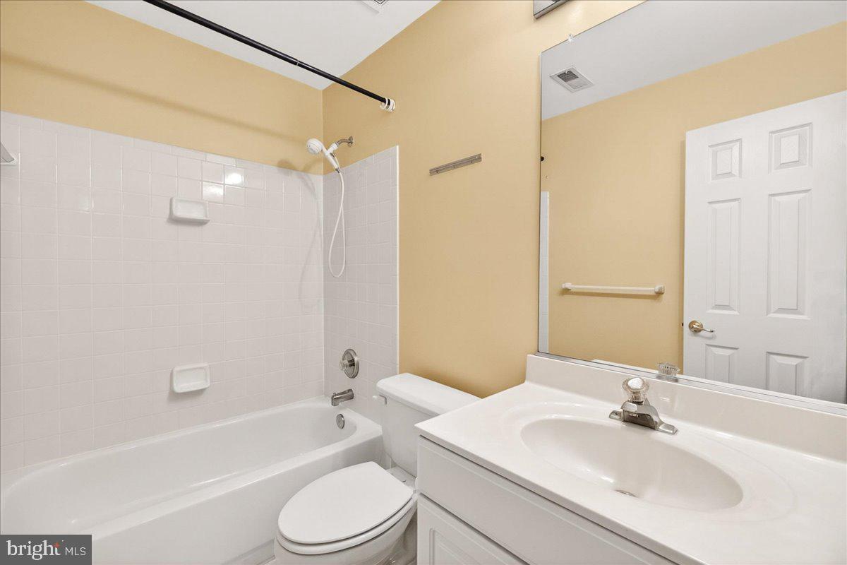 WINDSOR KNOLLS - Residential