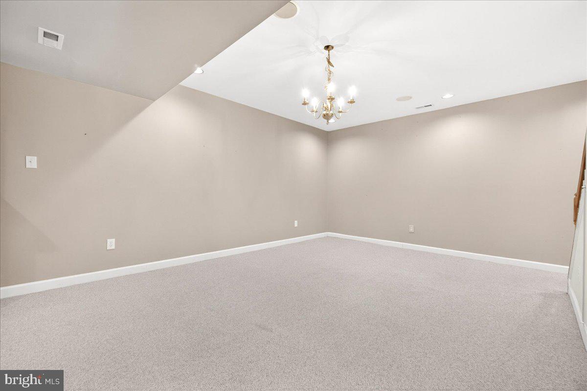 WINDSOR KNOLLS - Residential