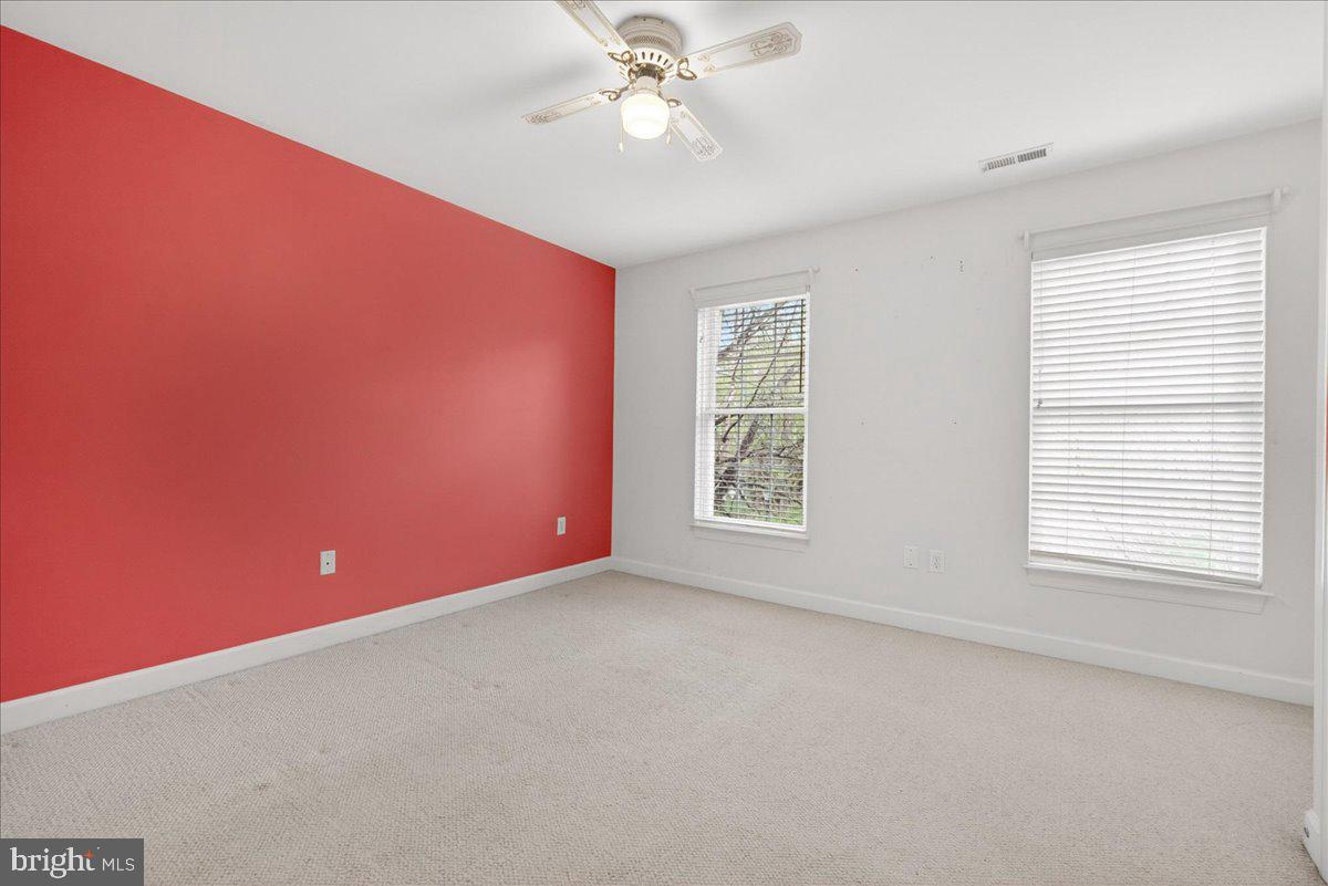 WINDSOR KNOLLS - Residential