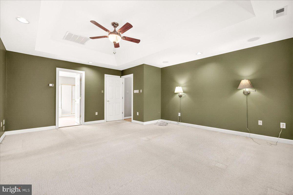 WINDSOR KNOLLS - Residential