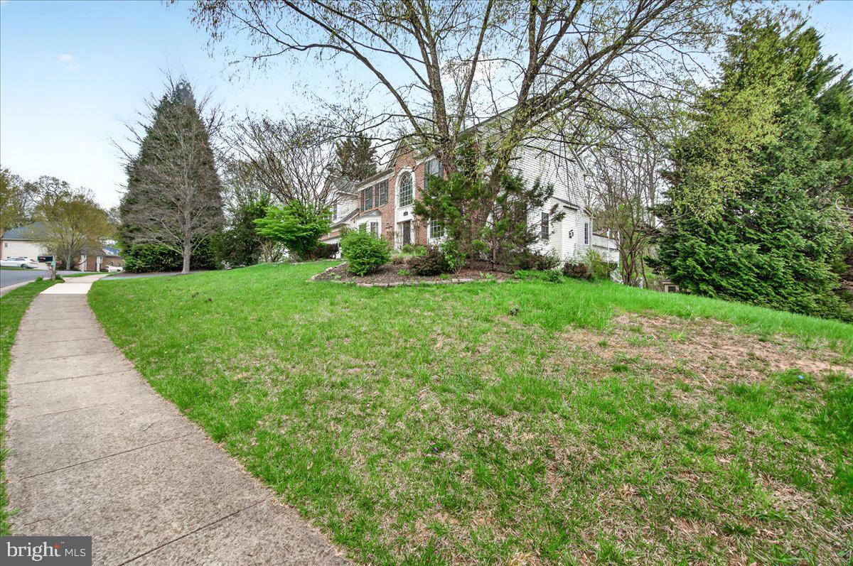 WINDSOR KNOLLS - Residential
