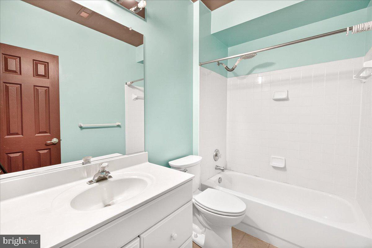 WINDSOR KNOLLS - Residential