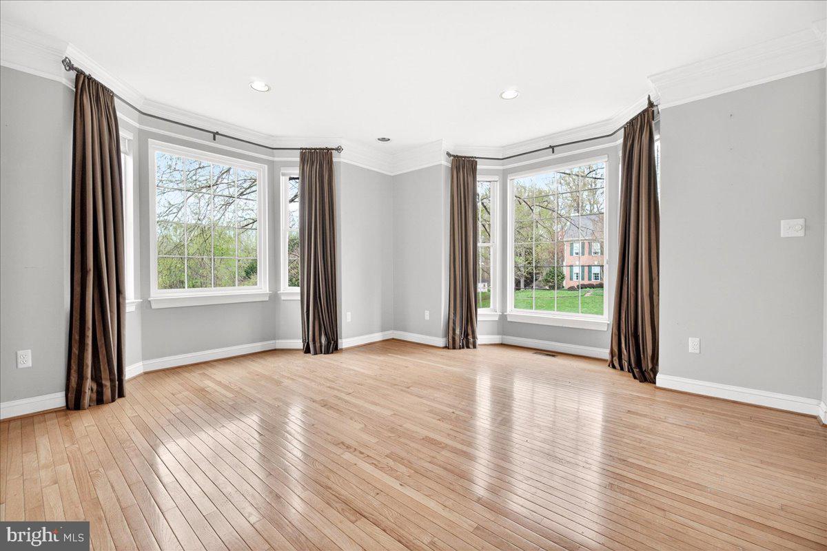 WINDSOR KNOLLS - Residential