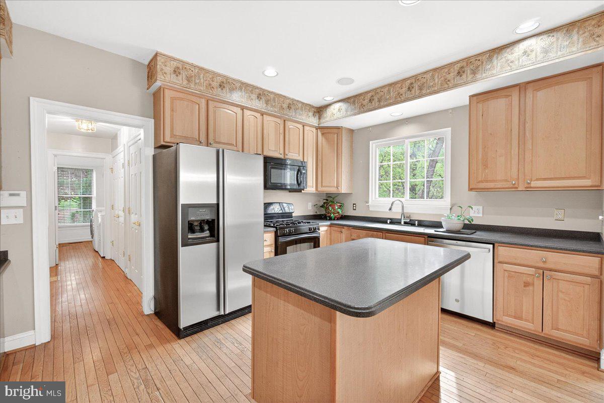 WINDSOR KNOLLS - Residential