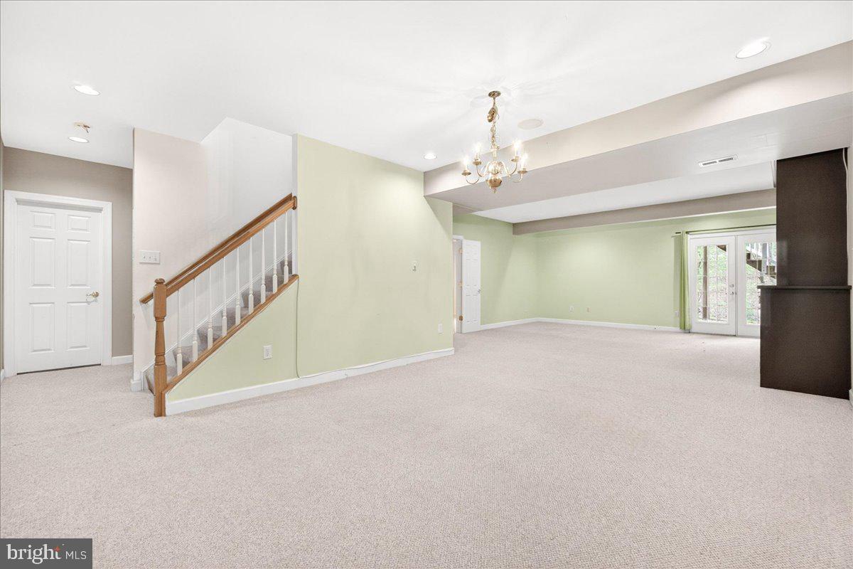 WINDSOR KNOLLS - Residential