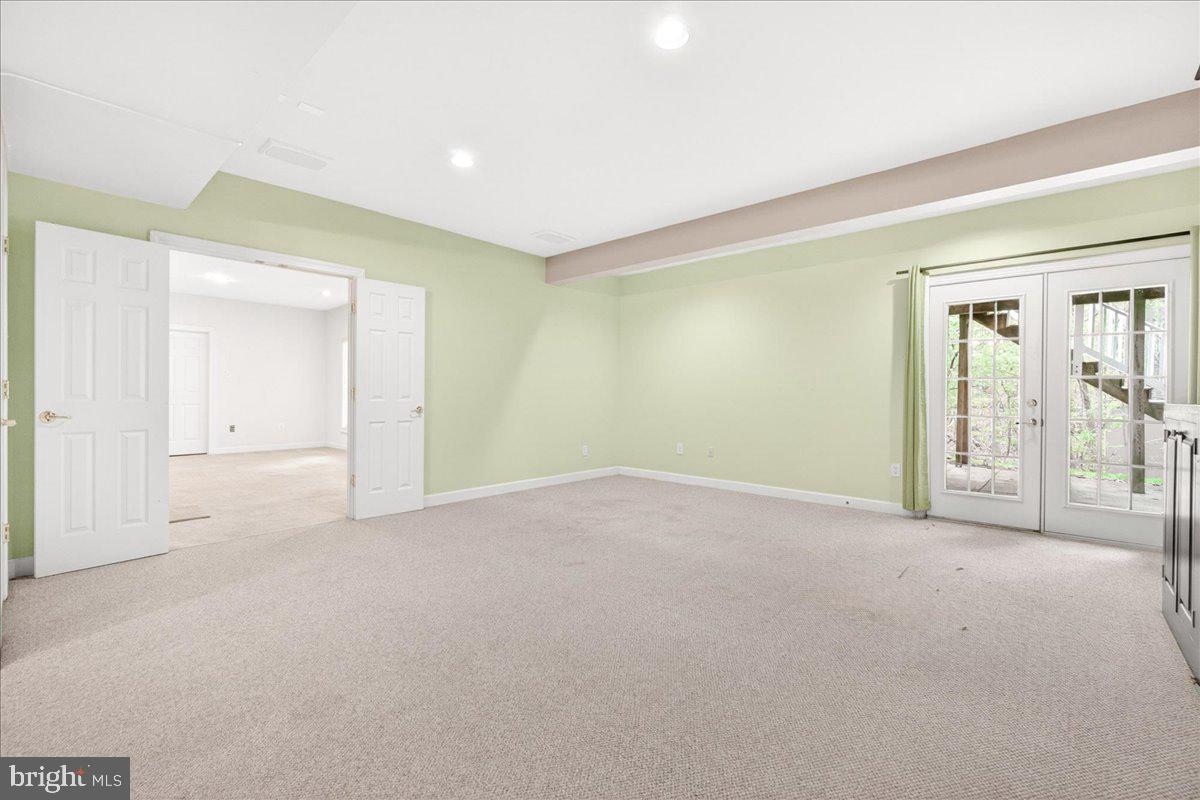 WINDSOR KNOLLS - Residential