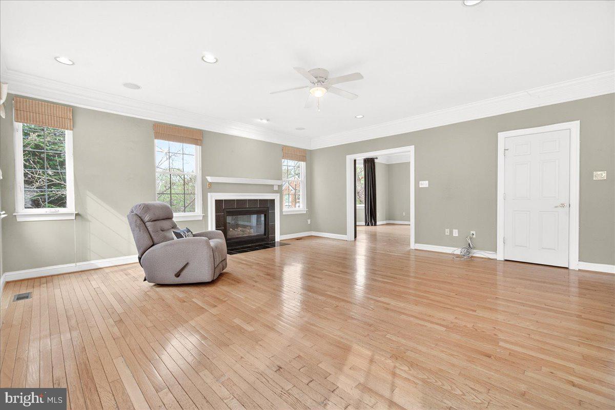 WINDSOR KNOLLS - Residential