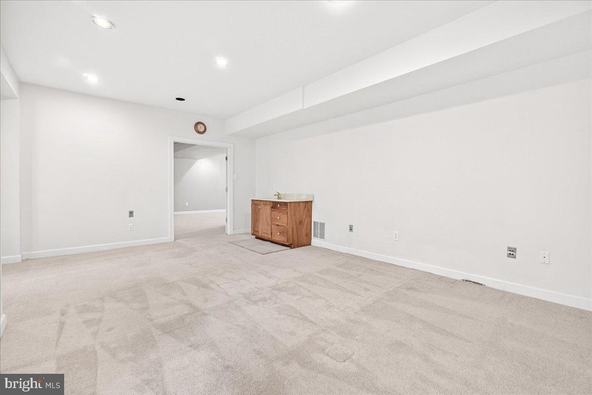 WINDSOR KNOLLS - Residential