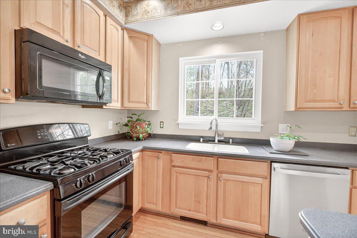 WINDSOR KNOLLS - Residential