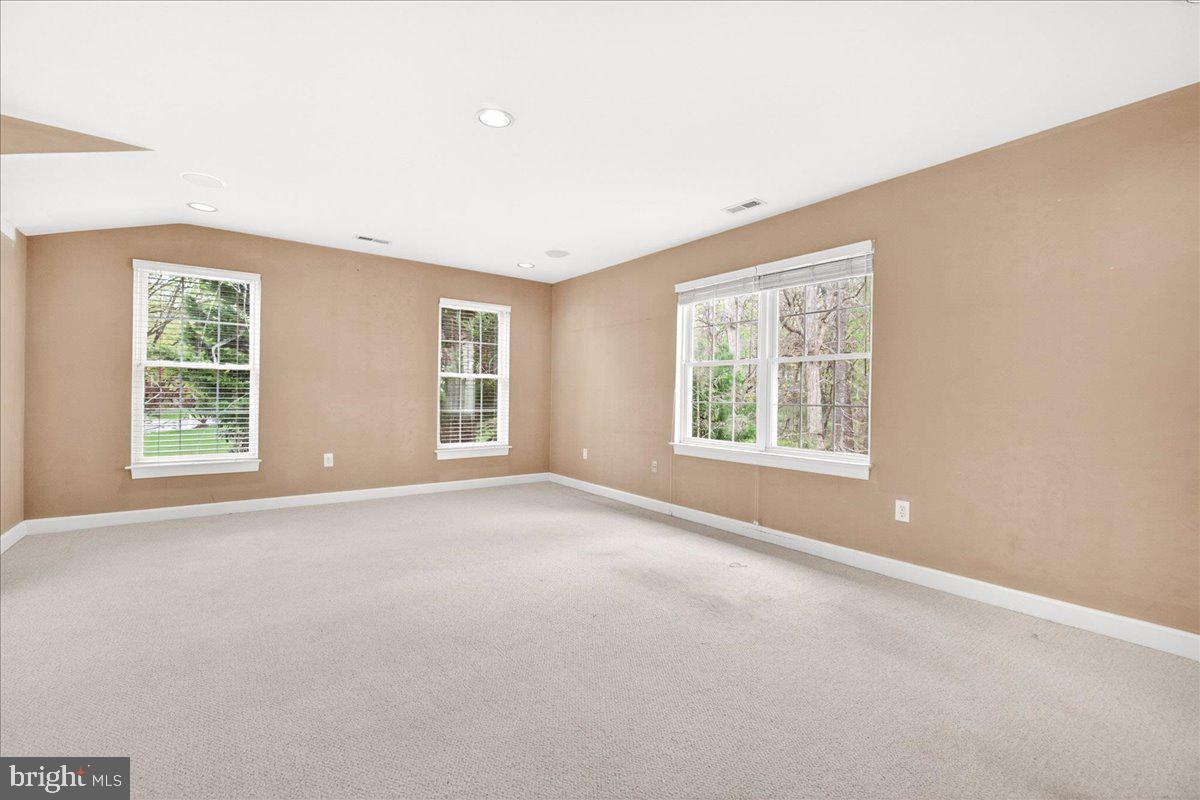 WINDSOR KNOLLS - Residential