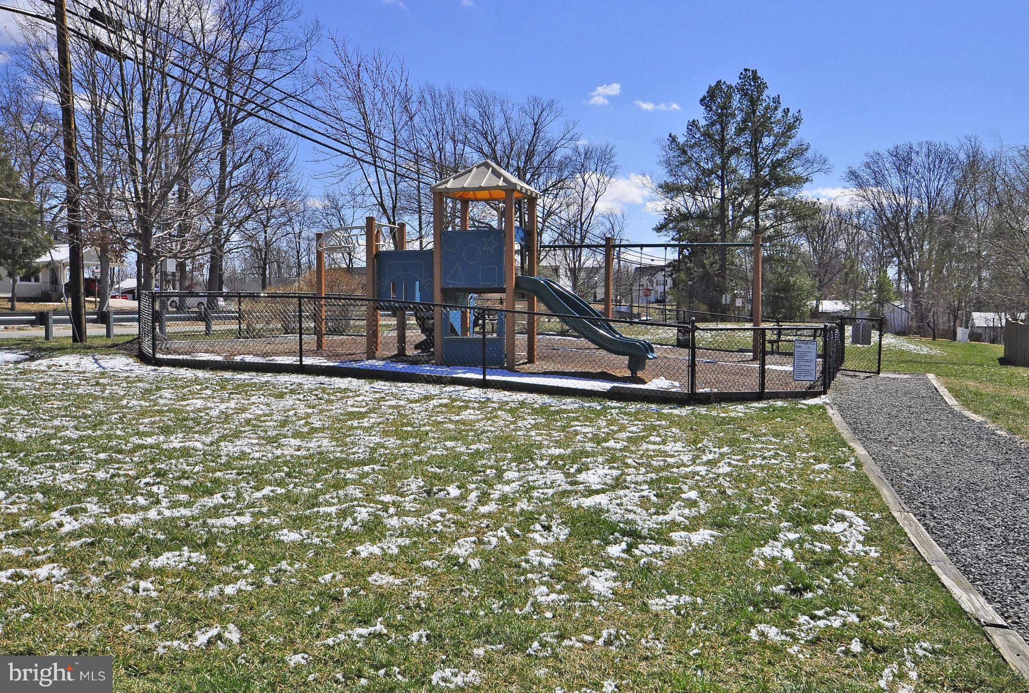 AZALEA WOODS - Residential