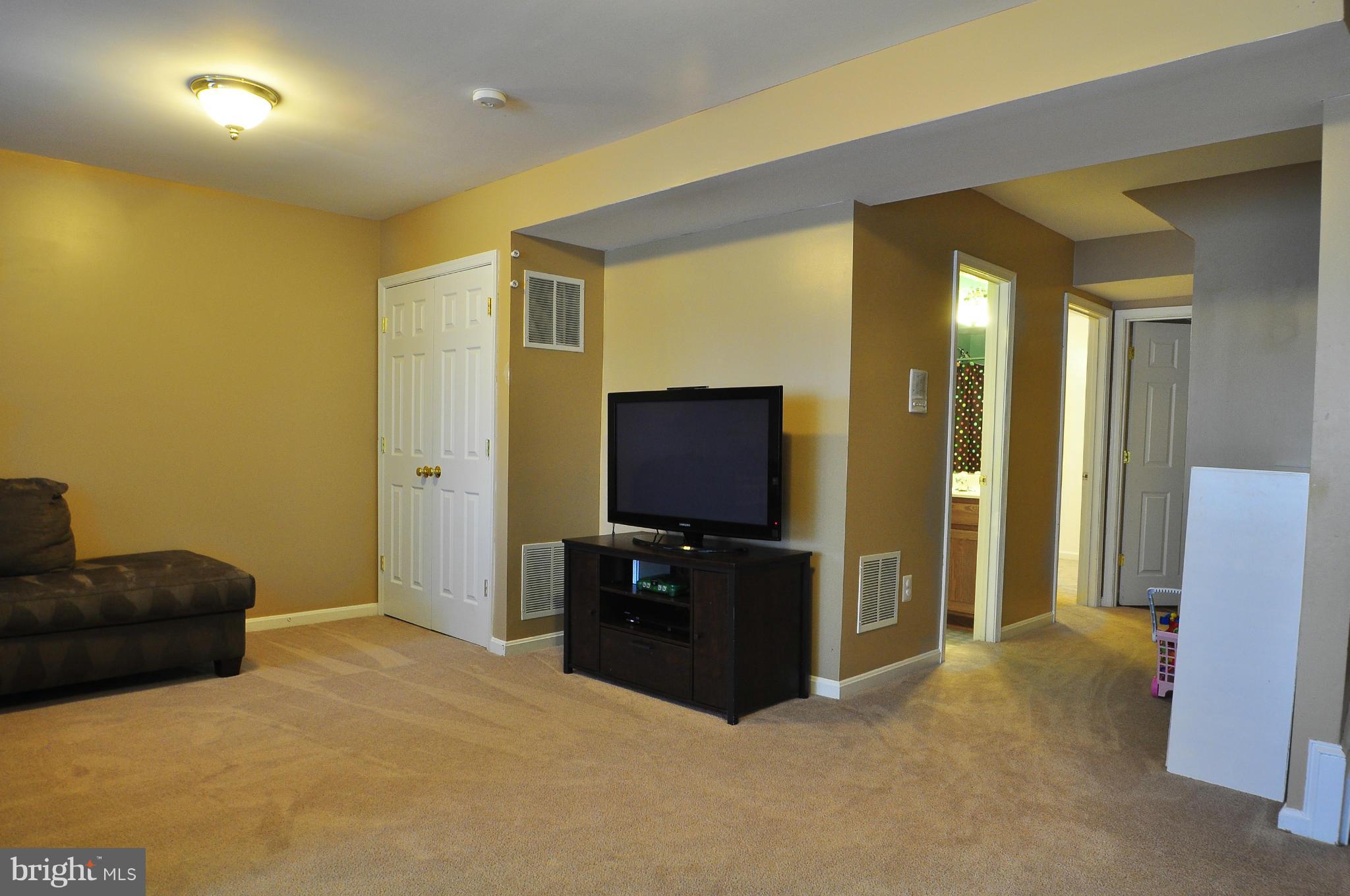 AZALEA WOODS - Residential