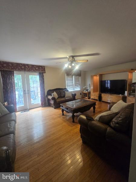 7815 STOVALL COURT