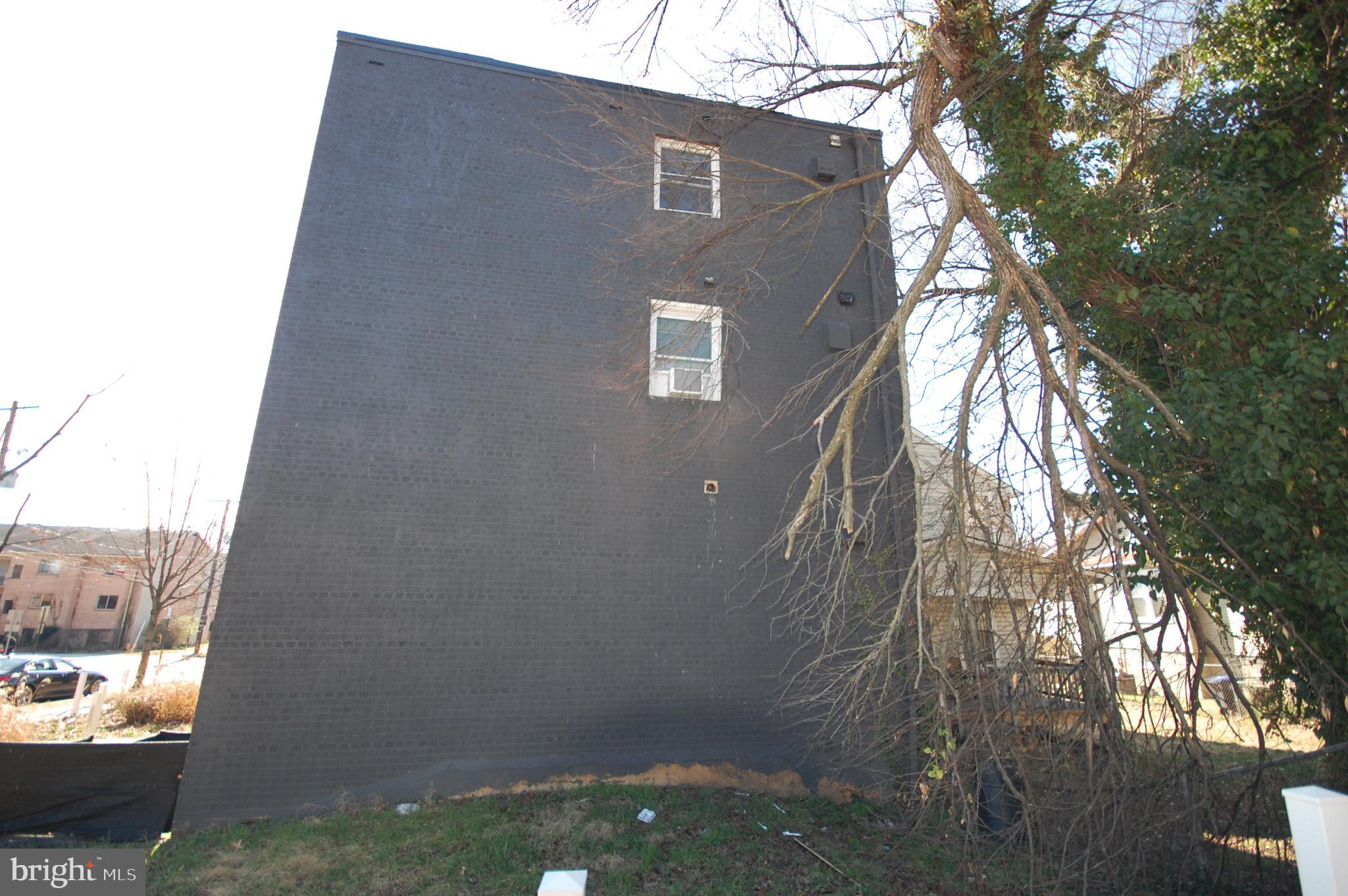 4001 1ST STREET SE