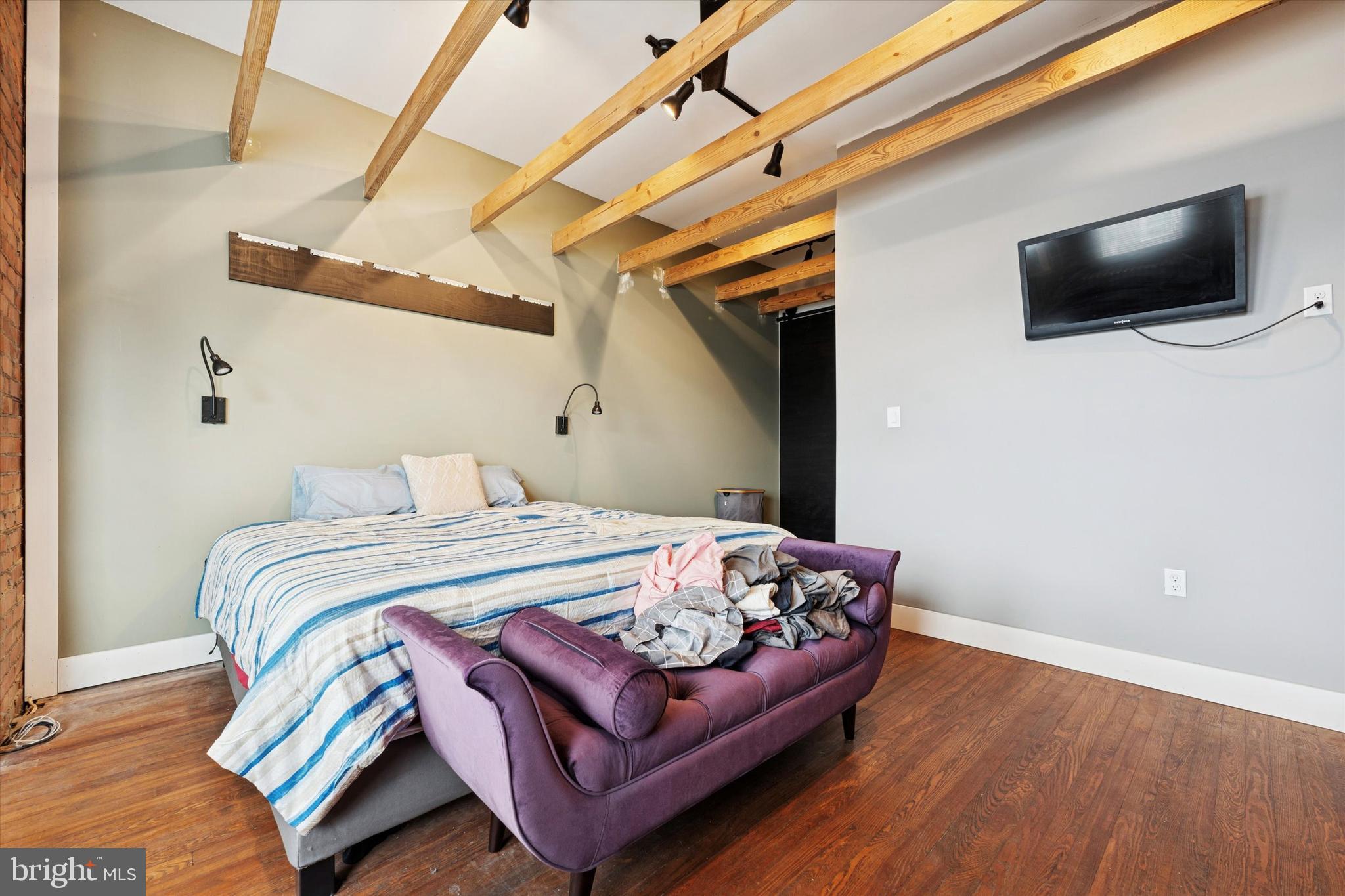 ACORN HILL - Residential