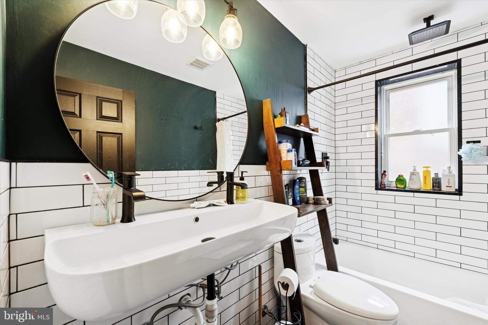 ACORN HILL - Residential