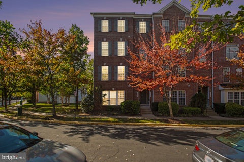 Photo of 2161 Abbottsbury Way, WOODBRIDGE, VA 22191 (MLS # VAPW2133208)
